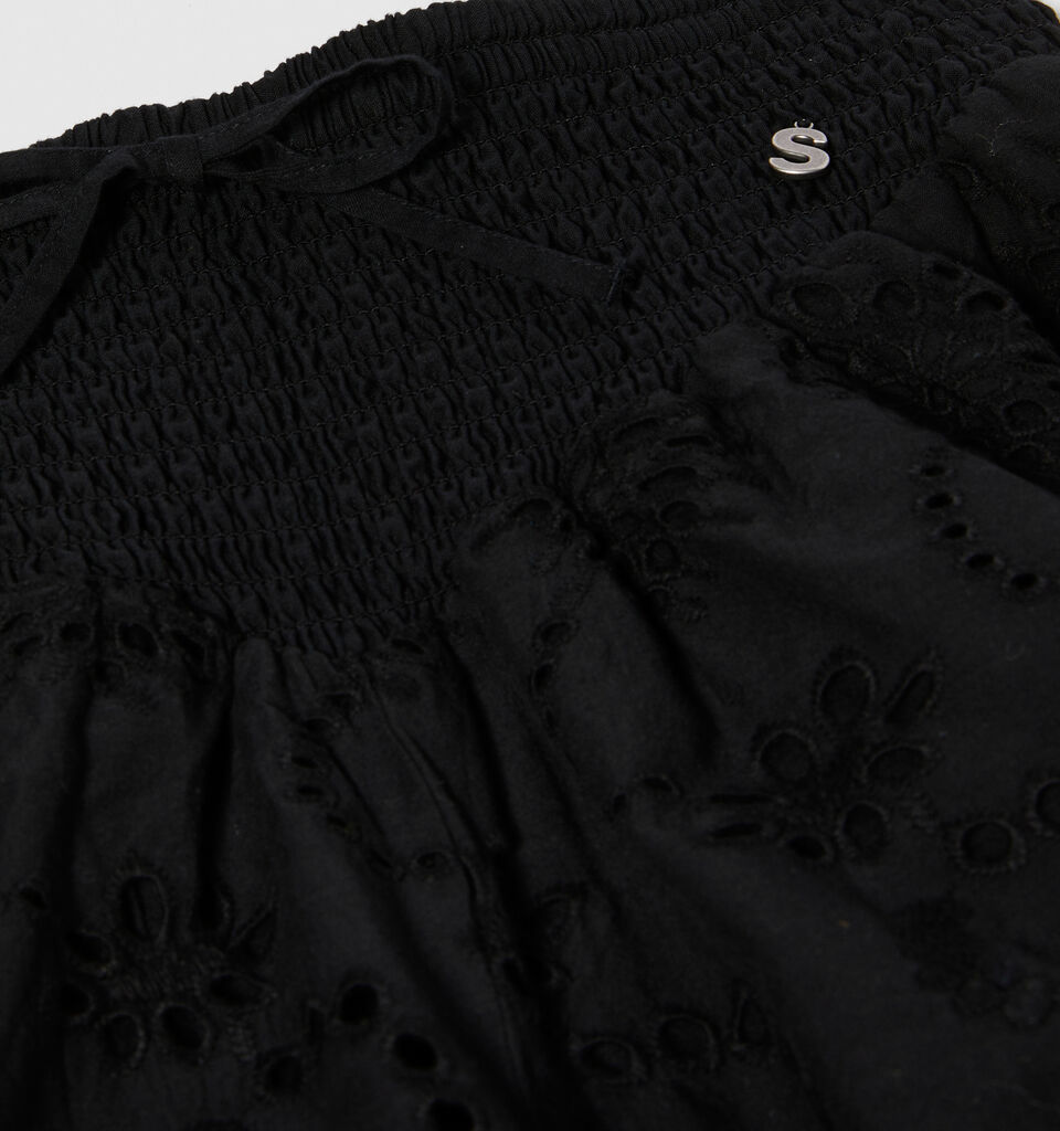 Embroidered shorts - girls' shorts - Black | Sisley Young image number 2